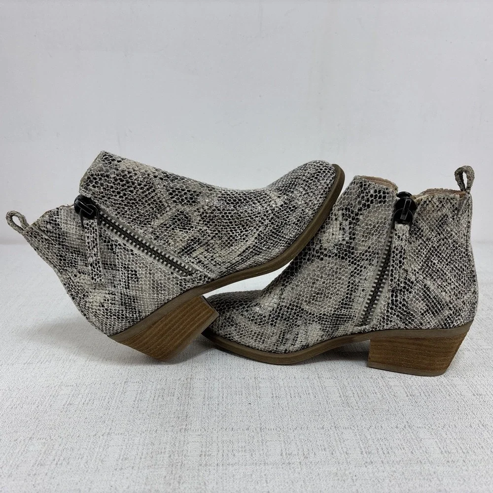 Very G Snake Skin Booties Women's Size 6 Animal Print‎ Mobwife Boots NEW
